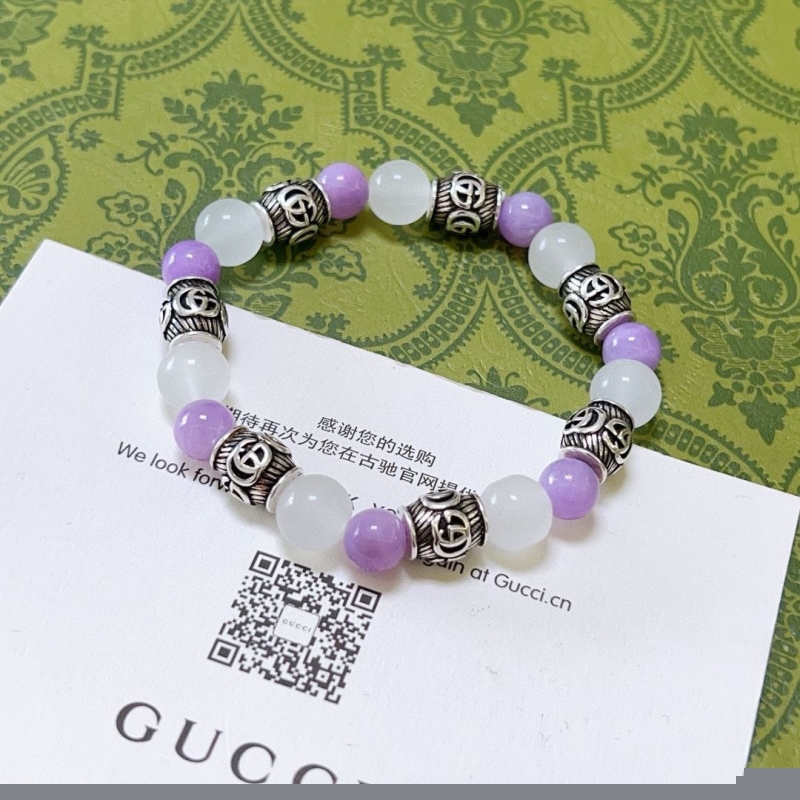 G*u*i bracelets